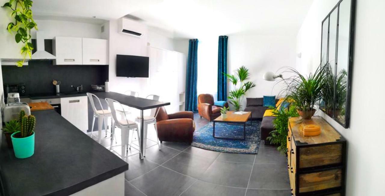 Beautifully Bright Apartment In Old Town Saint-Tropez Exterior photo